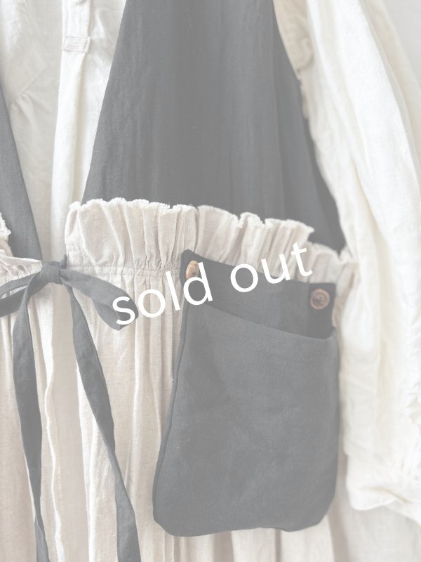 画像4: MARCHE' DE SOEUR／リネンのベストワンピース・黒×生成り (4)