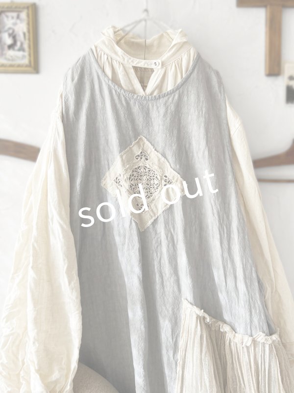 画像2: MARCHE' DE SOEUR／アンティークレース付きタブリエドレス・アイスグレー (2)