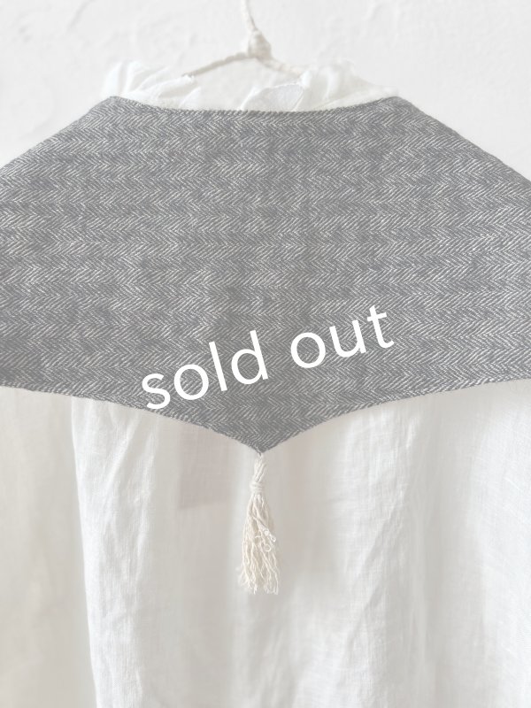 画像7: MARCHE' DE SOEUR／リバーシブルタッセルティペット・杢ブラック×ベージュ (7)