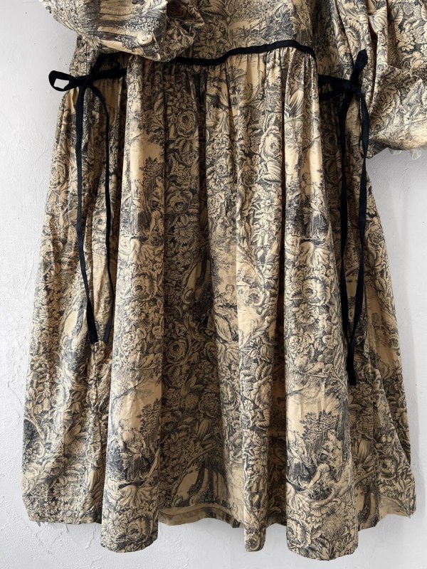 画像2: shizuka's／トワルドジュイのリボンワンピース（パフスリーブ）ベージュ (2)