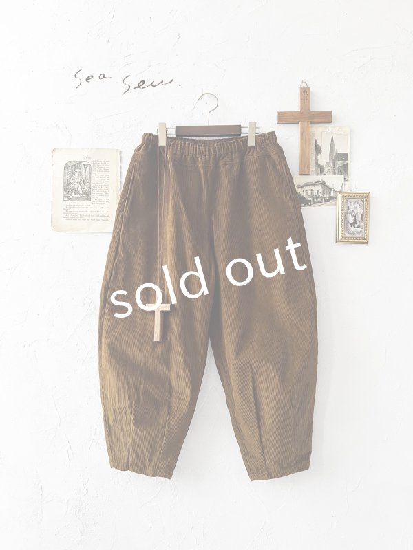 画像1: seasew.／509 コーデュロイ裾ダーツパンツ・ブラウン (1)