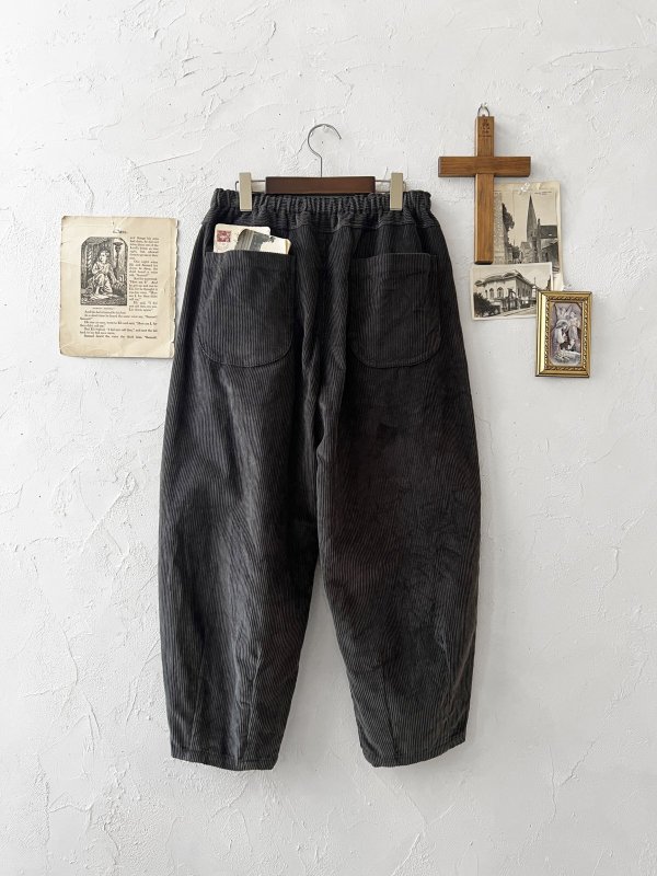 画像6: seasew.／509 コーデュロイ裾ダーツパンツ・チャコール (6)