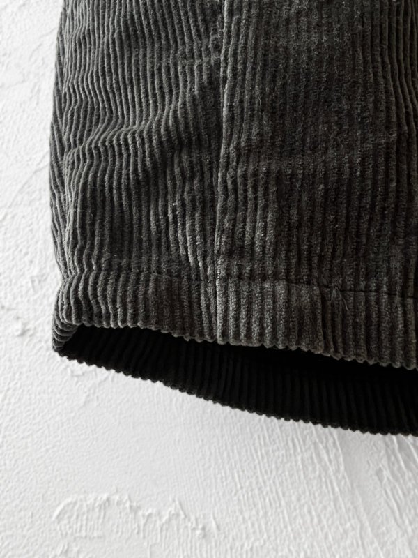 画像5: seasew.／509 コーデュロイ裾ダーツパンツ・チャコール (5)