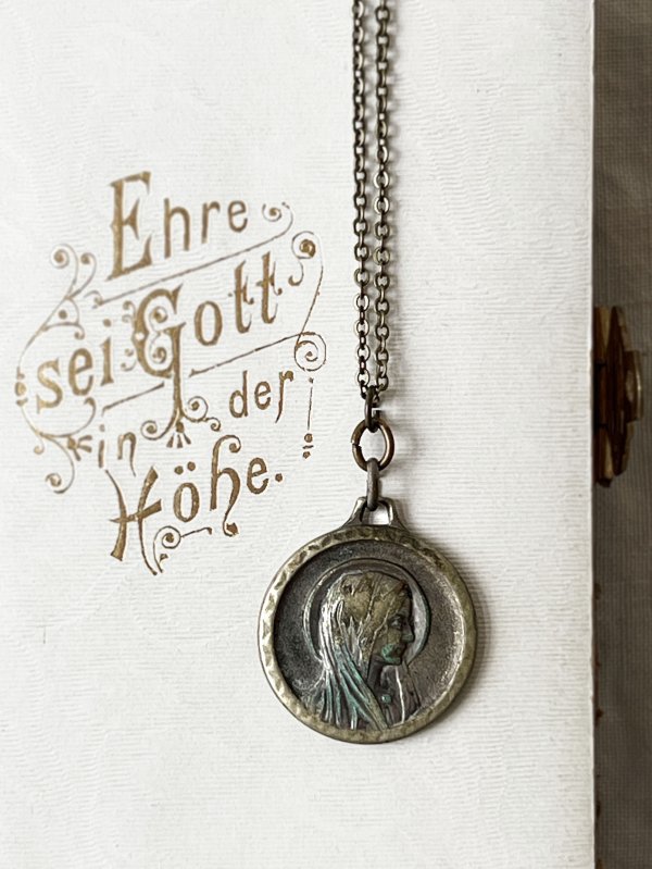 画像3: antique／ルルドの泉のメダイネックレス (3)