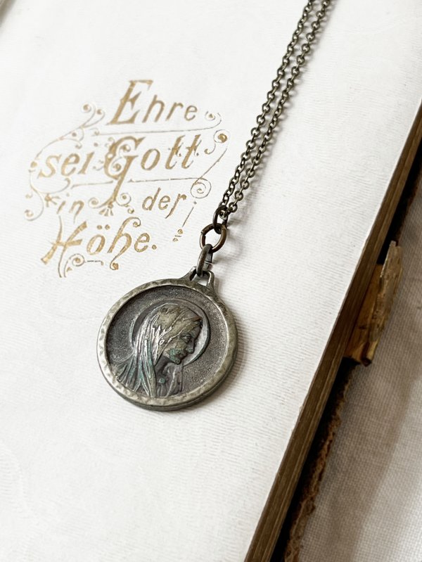 画像4: antique／ルルドの泉のメダイネックレス (4)
