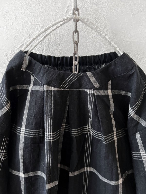 画像2: le ciel a tempsdoux／先染めチェックブラウス・黒 (2)
