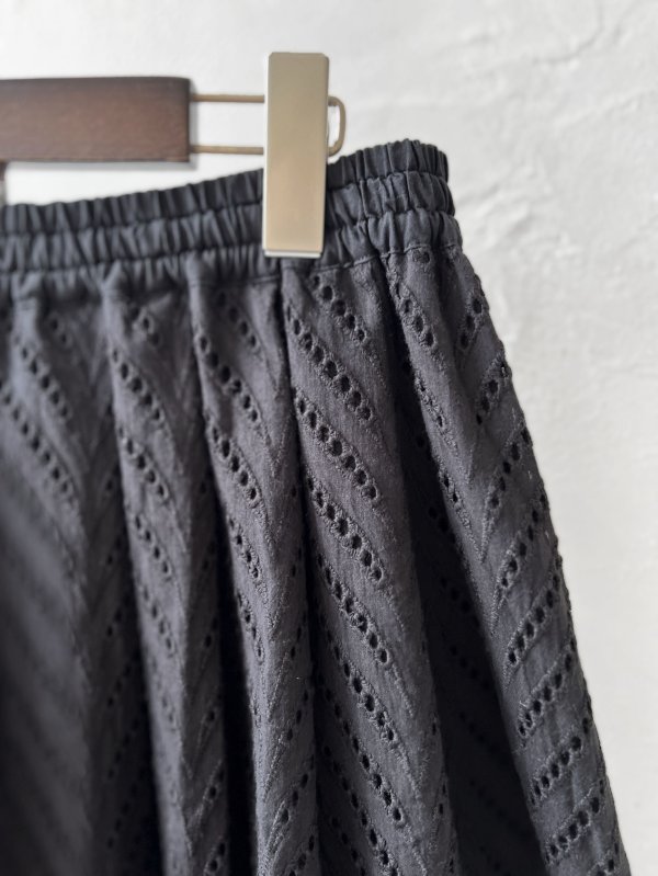 画像2: le ciel a tempsdoux／刺繍レース2wayスカート・黒 (2)