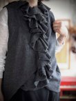 画像2: Reliure／FRILL VEST・charcoal tweed (2)