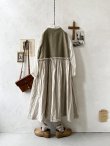 画像8: MARCHE' DE SOEUR／ベストワンピース・オリーブベージュ×生成り (8)