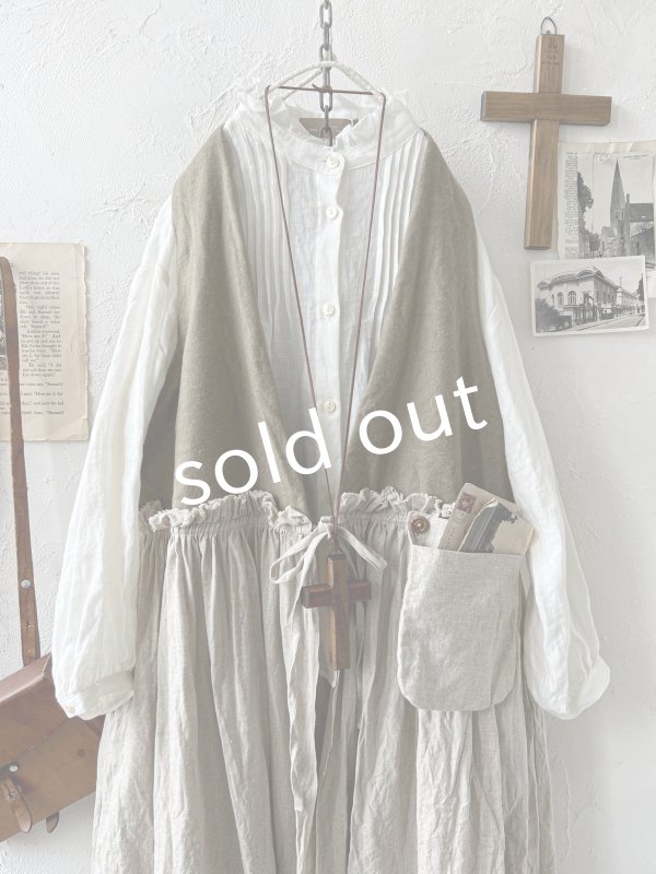 画像2: MARCHE' DE SOEUR／ベストワンピース・オリーブベージュ×生成り (2)