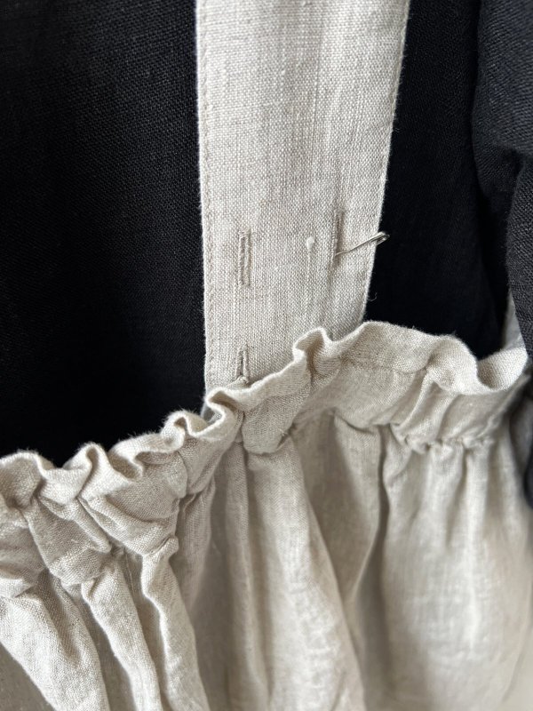 画像13: ubasoku/0023 裾レースのタックジャンパースカート・黒 (13)