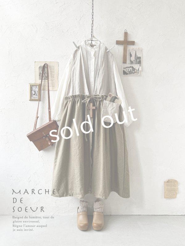 画像1: MARCHE' DE SOEUR／ベストワンピース・生成り×オリーブベージュ (1)
