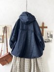 画像7: ubasoku/0017 フード付きデニムバルーンブラウス・インディゴ (7)