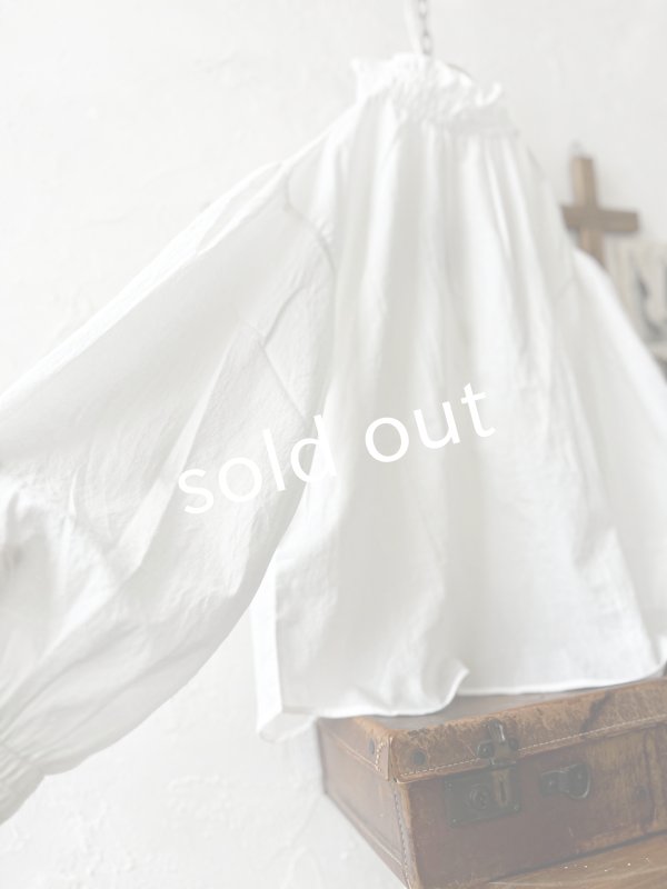 画像4: nous rendent heureux／シャーリング襟ブラウス・オフ (4)