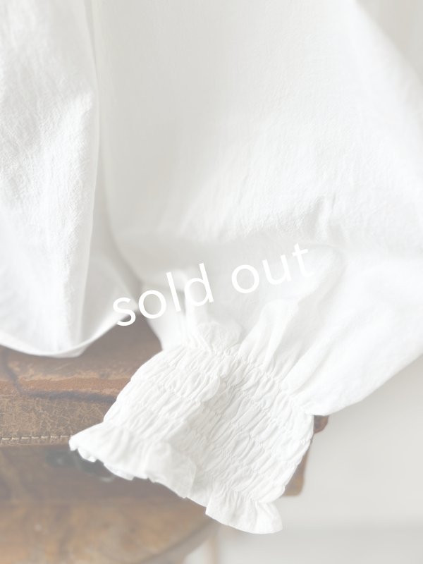 画像2: nous rendent heureux／シャーリング襟ブラウス・オフ (2)