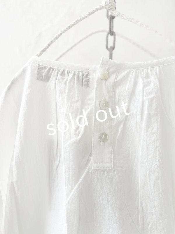 画像8: nous rendent heureux／シャーリングパフ袖ブラウス・オフ (8)