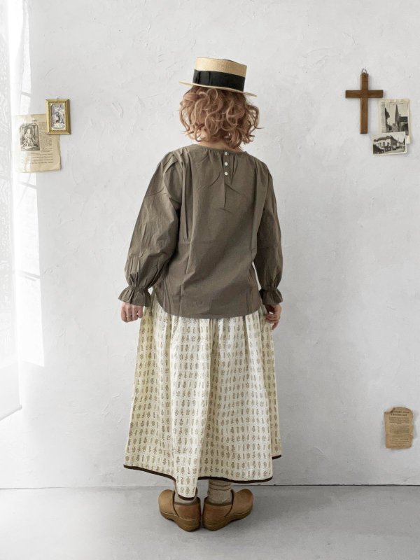 画像10: nous rendent heureux／シャーリングパフ袖ブラウス・グレージュ (10)