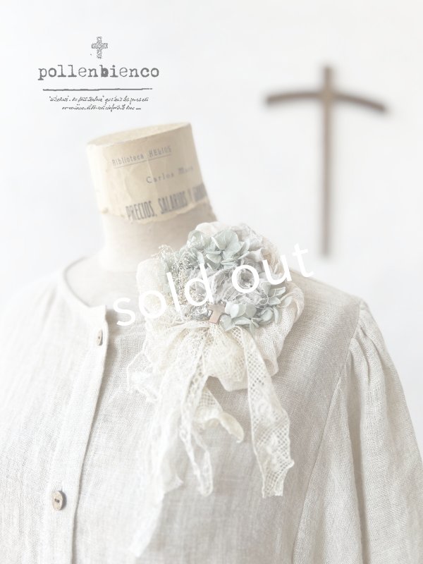 画像2: pollenbienco／アンティークレースとプリザーブドフラワーのコサージュ・A (2)