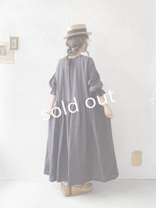 画像10: shizuka's／アンティーク刺繍レースワンピース・チャコール (10)