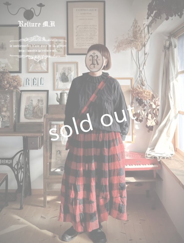 画像1: Reliure／Tucked ruffle collar blouse・black (1)