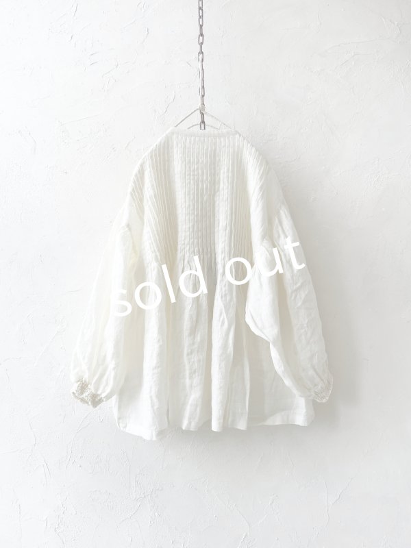 画像8: 08mab/シャーリング袖ピンタックブラウス・オフ (8)