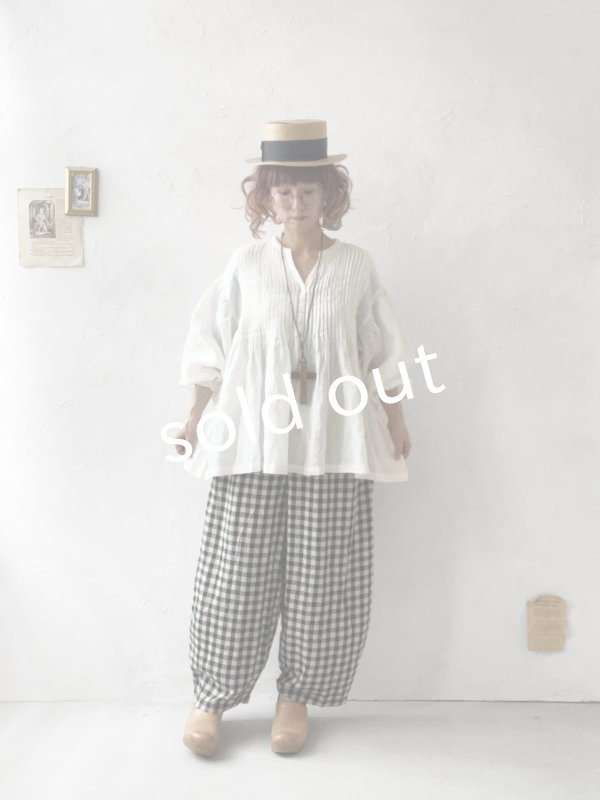 画像11: 08mab/シャーリング袖ピンタックブラウス・オフ (11)