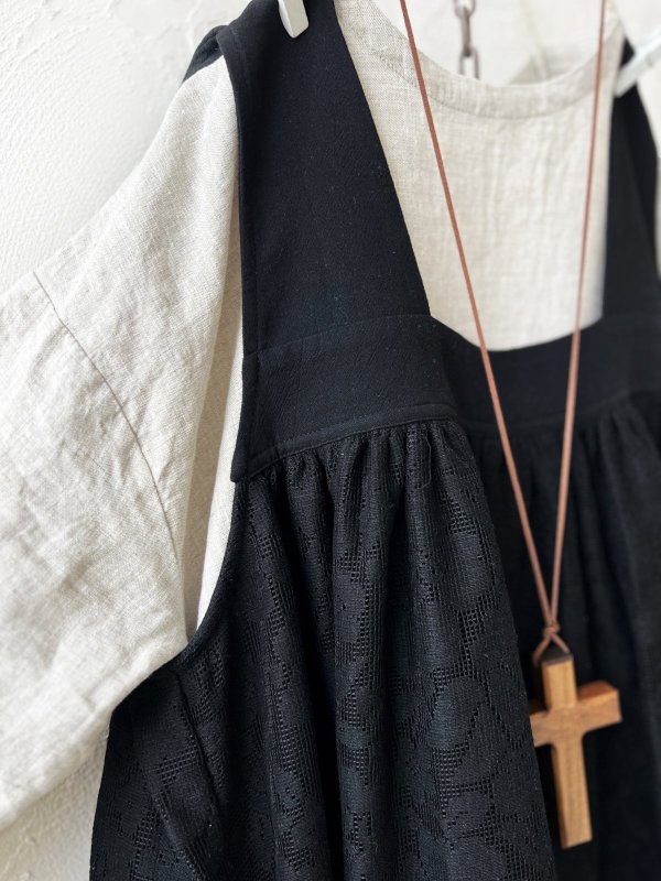 画像4: sorte cuff/レースギャザージャンパースカート・黒 (4)