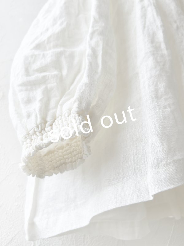 画像4: 08mab/シャーリング袖ピンタックブラウス・オフ (4)