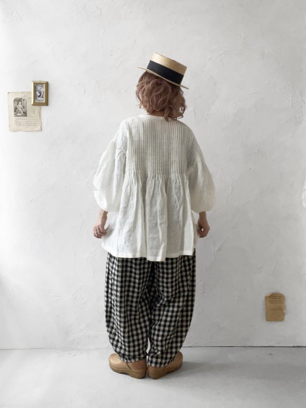 画像13: 08mab/シャーリング袖ピンタックブラウス・オフ (13)