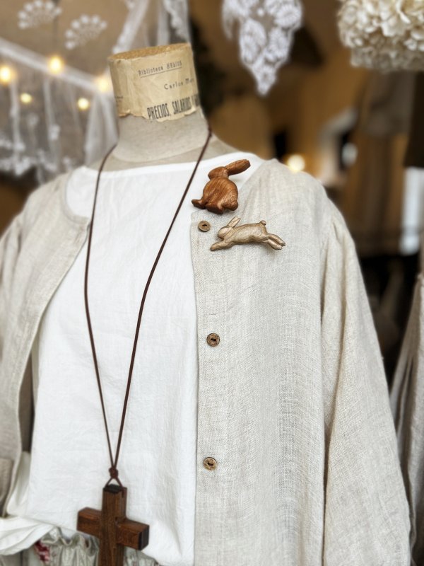 画像4: ecru-ke／木彫りのブローチ (4)