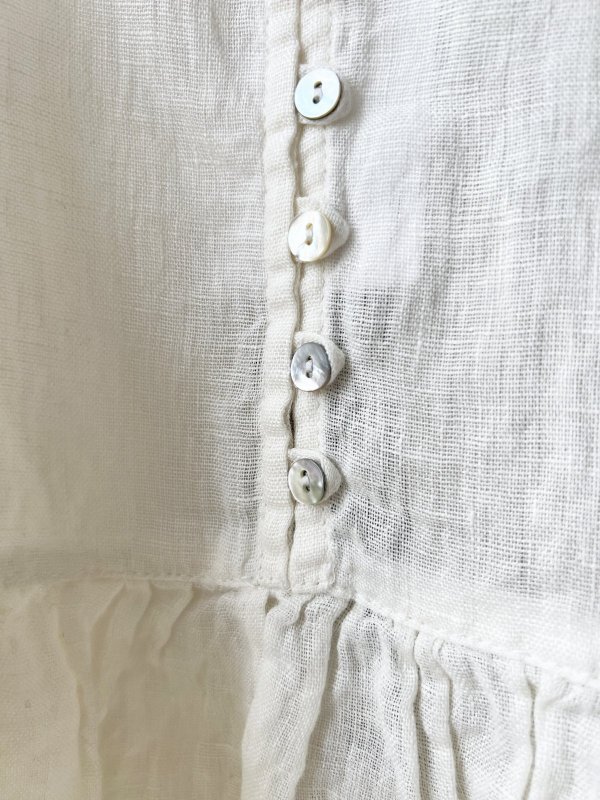 画像4: 08mab/ピンタック多ボタンブラウス・オフ (4)