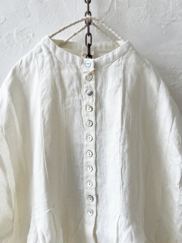 画像2: 08mab/タックフレアブラウス・オフ (2)