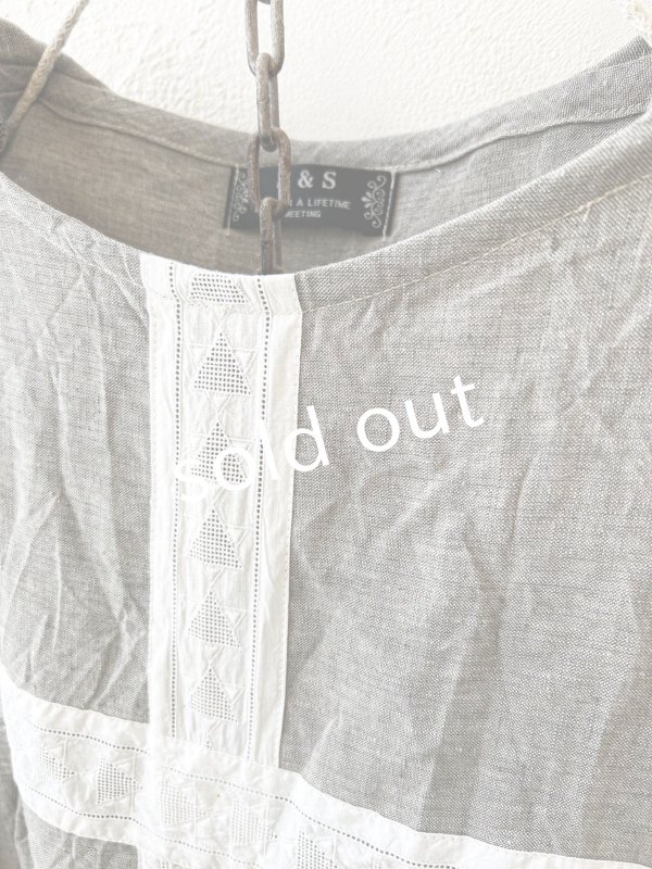 画像3: shizuka's／セーラー襟の刺繍レースワンピース・ペールグレー (3)