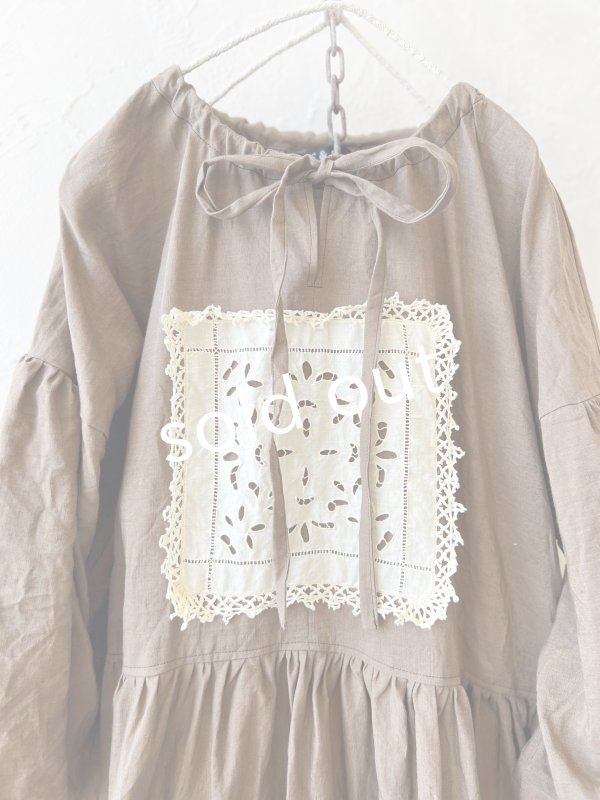 画像2: shizuka's／フロントりぼんアンティークレースワンピース・ココア (2)