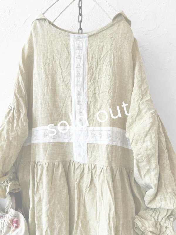 画像2: shizuka's／セーラー襟の刺繍レースワンピース・ペールリーフ (2)