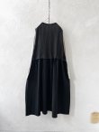 画像4: SO／ドッキングノースリーブワンピース・ブラック (4)