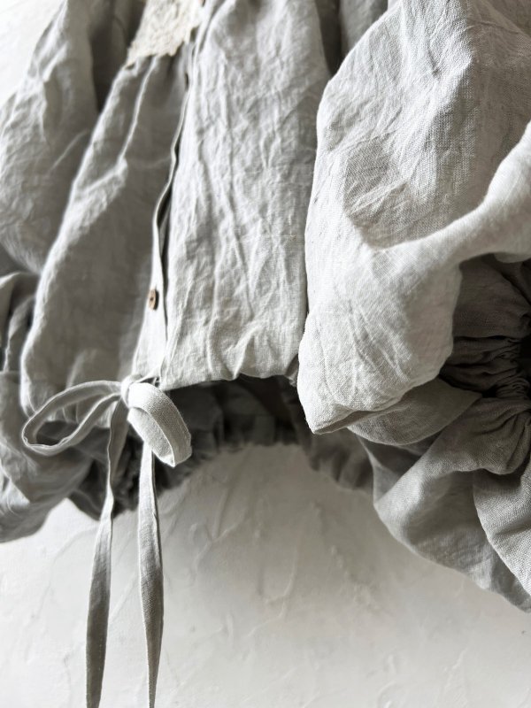 画像4: MARCHE' DE SOEUR／大きなバルーン袖のブラウス・うすグレーB (4)