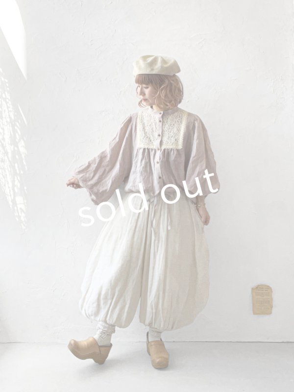 画像17: MARCHE' DE SOEUR／大きなバルーン袖のブラウス・生成り (17)