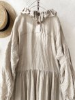 画像9: MARCHE' DE SOEUR／オランダリネン ラッフルギャザーワンピース・生成り (9)