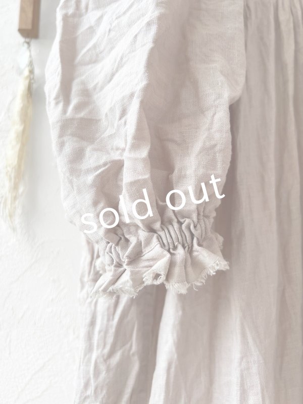 画像5: MARCHE' DE SOEUR／ラッフルギャザーワンピース・ピンクベージュ (5)