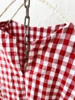 画像4: MARCHE' DE SOEUR／スキッパーギャザーワンピース・赤ギンガム (4)