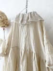 画像11: MARCHE' DE SOEUR／大きなラッフル襟のチュニック・ファナージュミルクにワッフルベージュ襟 (11)