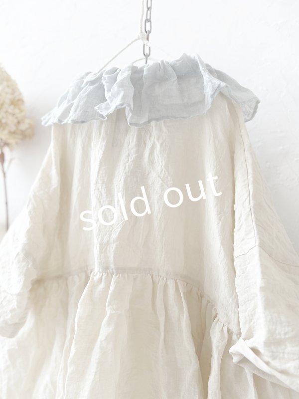 画像9: MARCHE' DE SOEUR／大きなラッフル襟のチュニック・ファナージュミルクに薄グレー襟 (9)