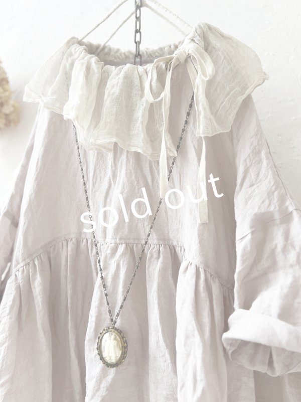 画像2: MARCHE' DE SOEUR／大きなラッフル襟のチュニック・ファナージュピンクに生成り襟 (2)