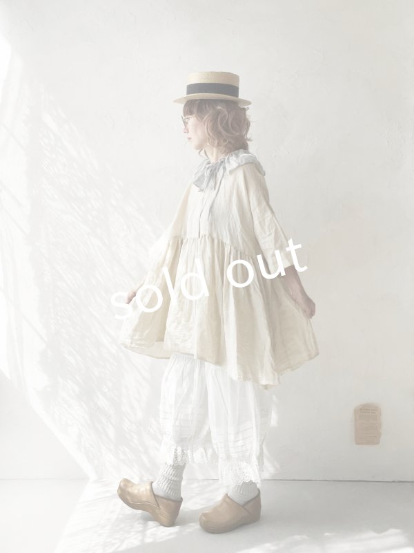 画像13: MARCHE' DE SOEUR／大きなラッフル襟のチュニック・ファナージュミルクに薄グレー襟 (13)