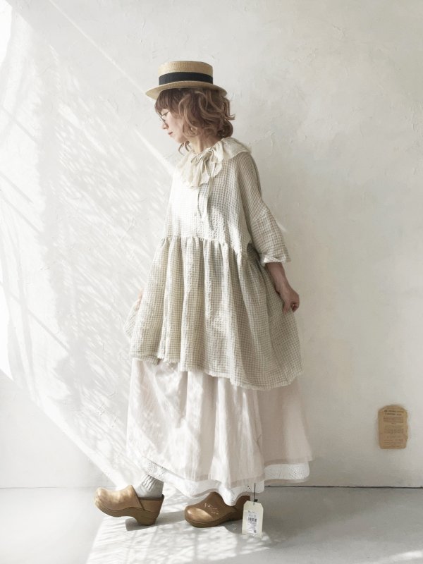 画像14: MARCHE' DE SOEUR／大きなラッフル襟のチュニック・ワッフルベージュに生成り襟 (14)