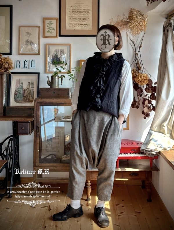 画像1: Reliure／FRILL VEST・Black linen (1)