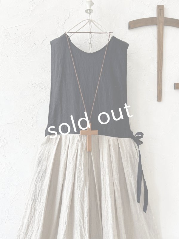 画像2: MARCHE' DE SOEUR／エプロンワンピース・黒×生成り (2)