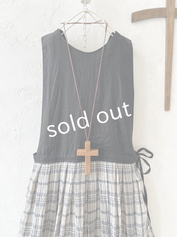 画像2: MARCHE' DE SOEUR／エプロンワンピース・黒×チェック (2)