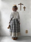 画像12: MARCHE' DE SOEUR／エプロンワンピース・生成り×チェック (12)